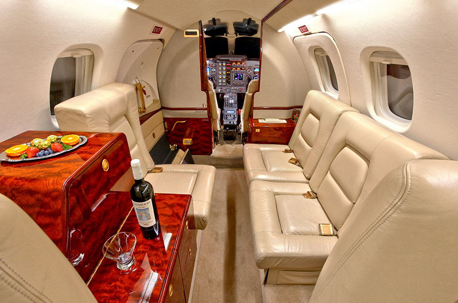 ιδιωτική πτήση με το Piaggio Avanti P.180 II